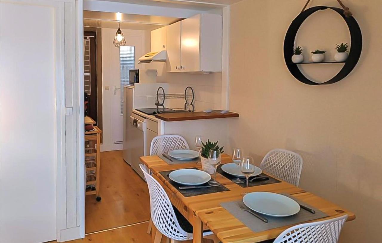 1 Bedroom Lovely Apartment In Grandcamp-Maisy Εξωτερικό φωτογραφία