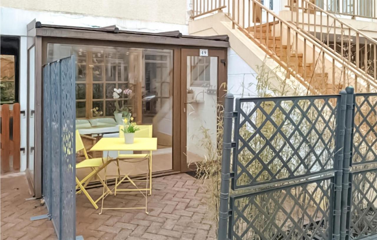 1 Bedroom Lovely Apartment In Grandcamp-Maisy Εξωτερικό φωτογραφία