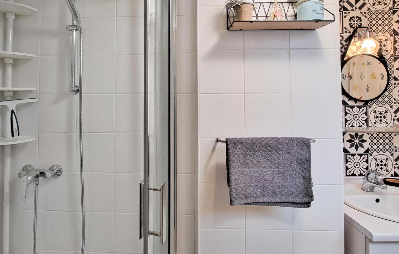 1 Bedroom Lovely Apartment In Grandcamp-Maisy Εξωτερικό φωτογραφία